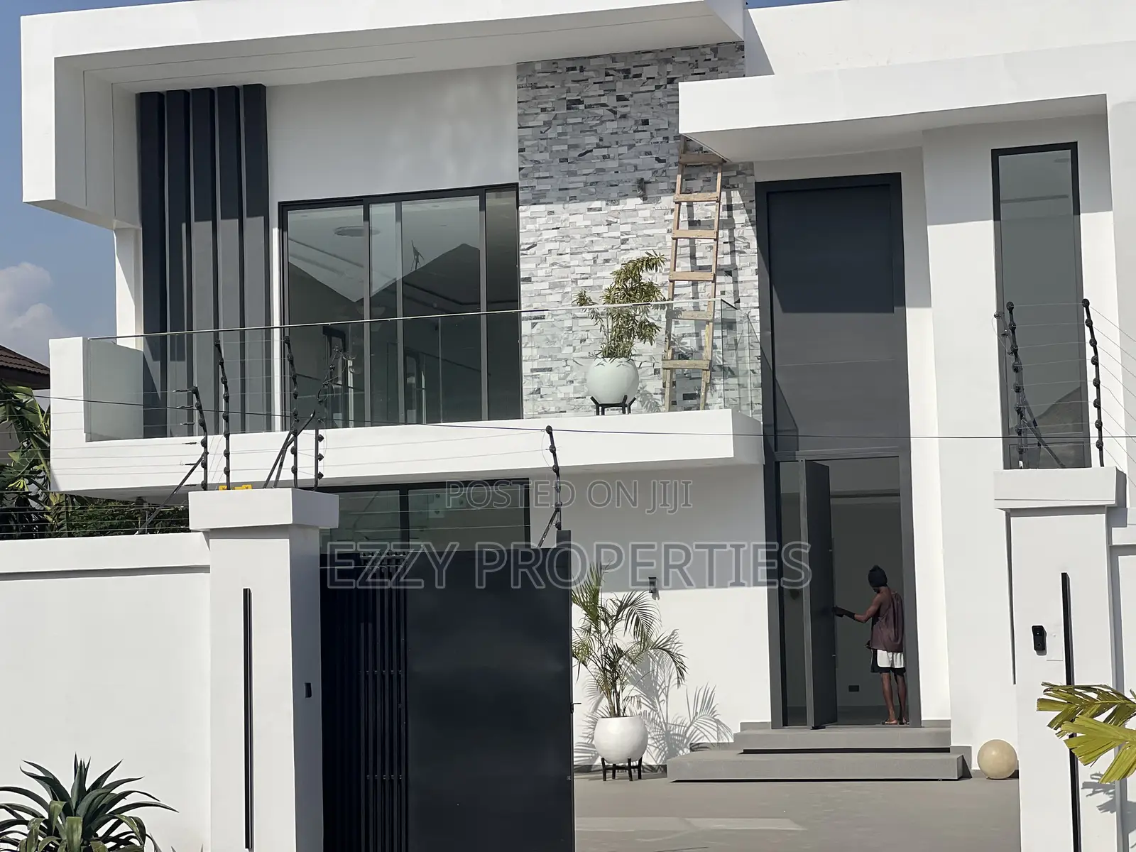 4bdrm Duplex in Botwe Little Roses for sale
