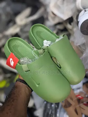 Nike Calm Mule Slides/Crocs