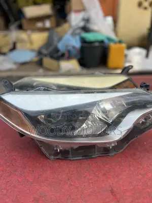 Toyota Corolla Head Light 2014 2015 2016