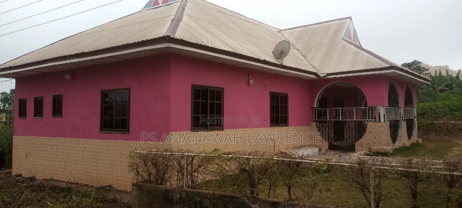 Furnished 4bdrm House in Self-Contained, Sunyani Municipal for sale