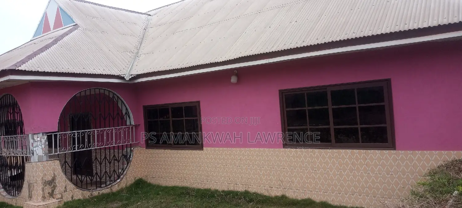 Furnished 4bdrm House in Self-Contained, Sunyani Municipal for sale