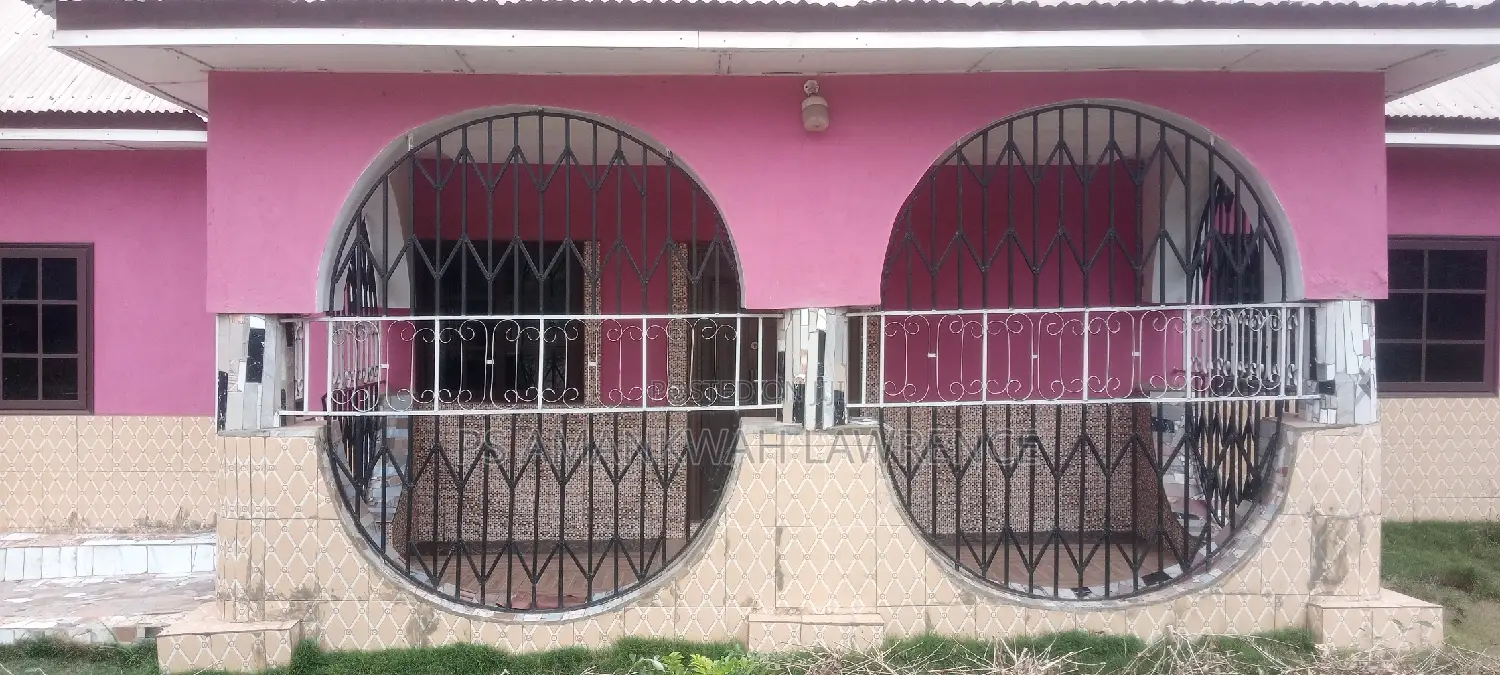Furnished 4bdrm House in Self-Contained, Sunyani Municipal for sale