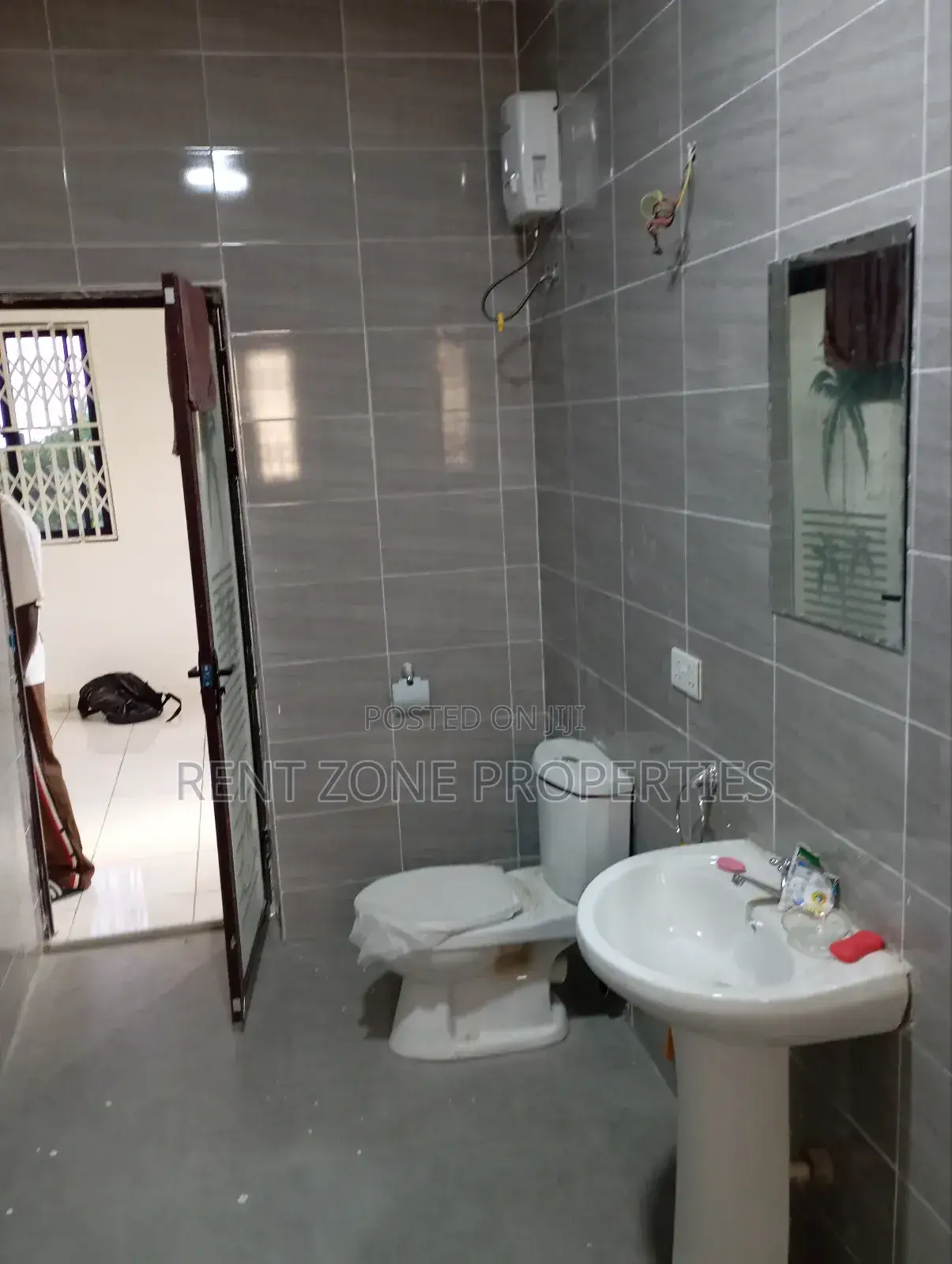 3bdrm Duplex in Ofankor for sale
