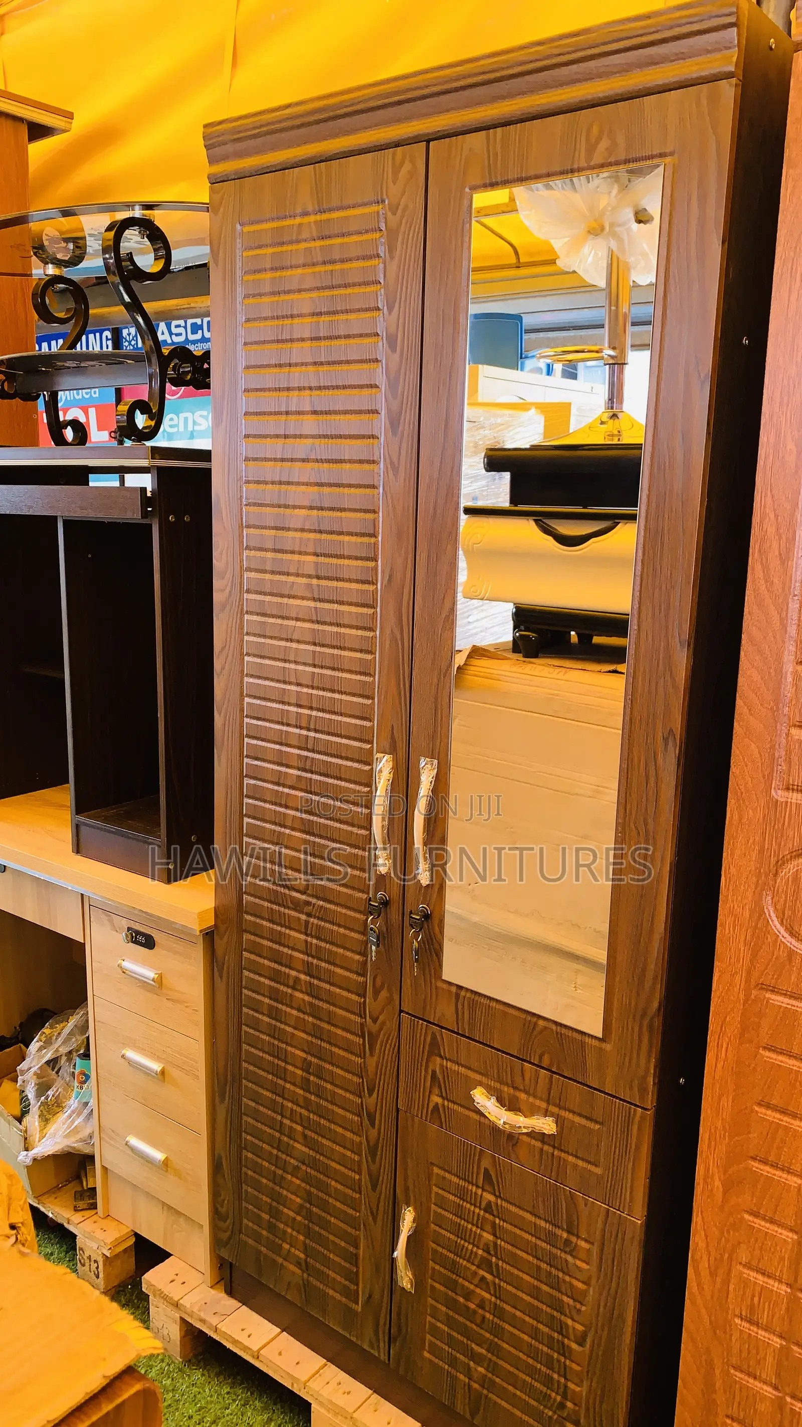 2 Door Wardrobe With Mirror