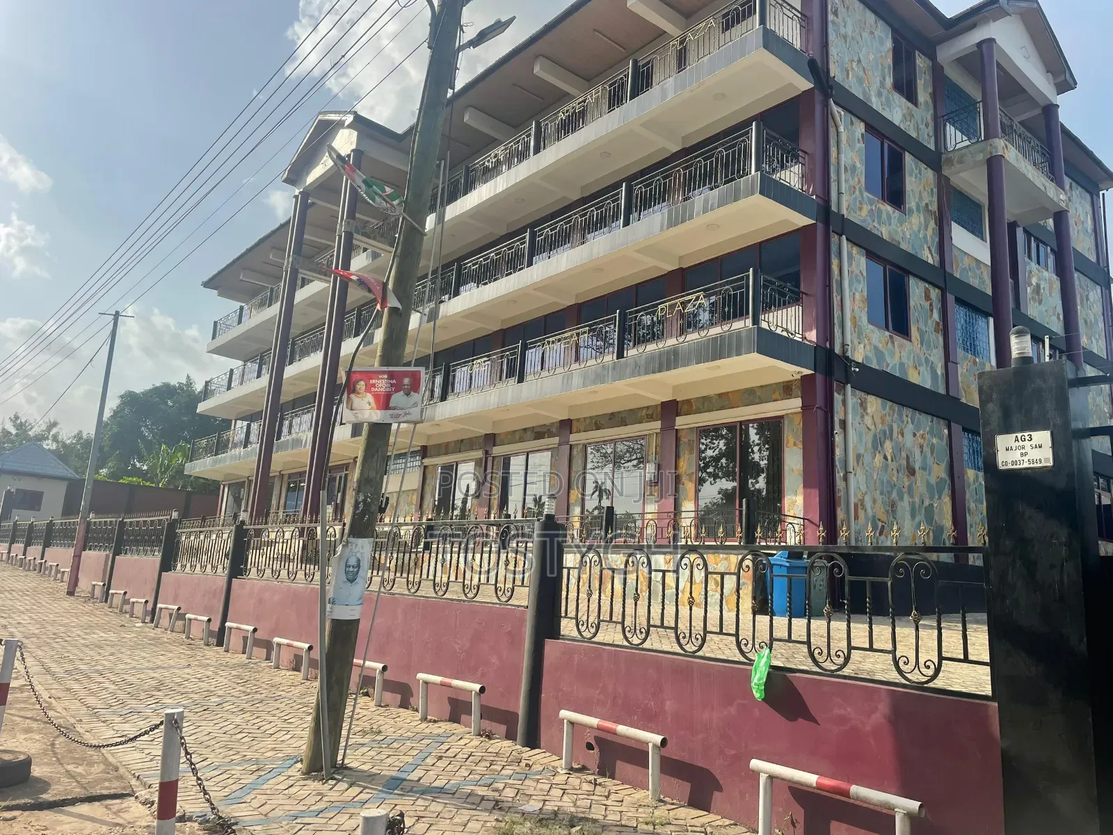 Twin Multipurpose 8 Storey Plaza