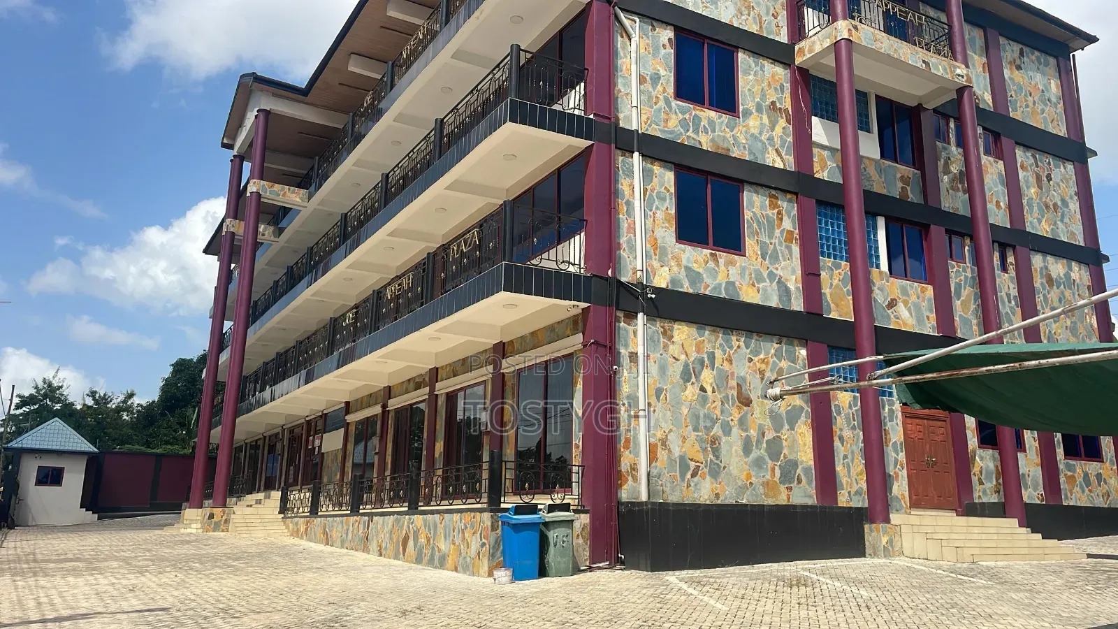 Twin Multipurpose 8 Storey Plaza