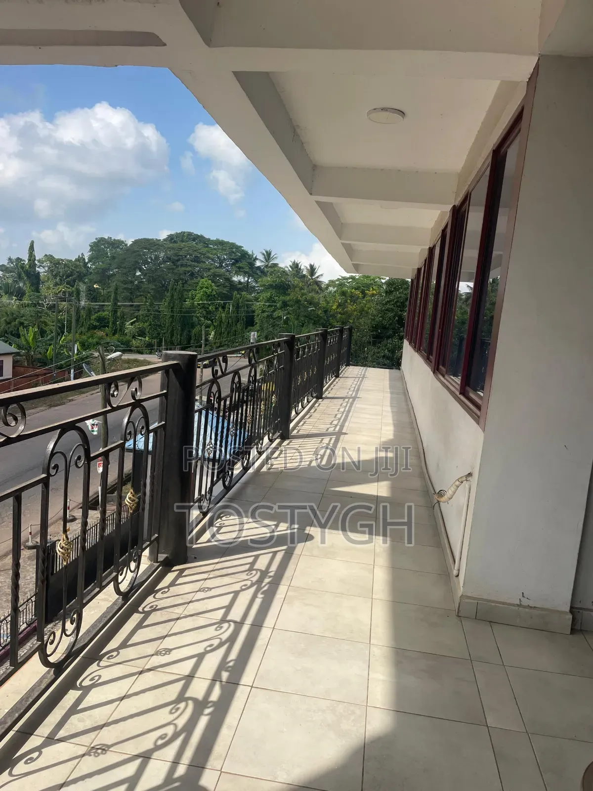 Twin Multipurpose 8 Storey Plaza
