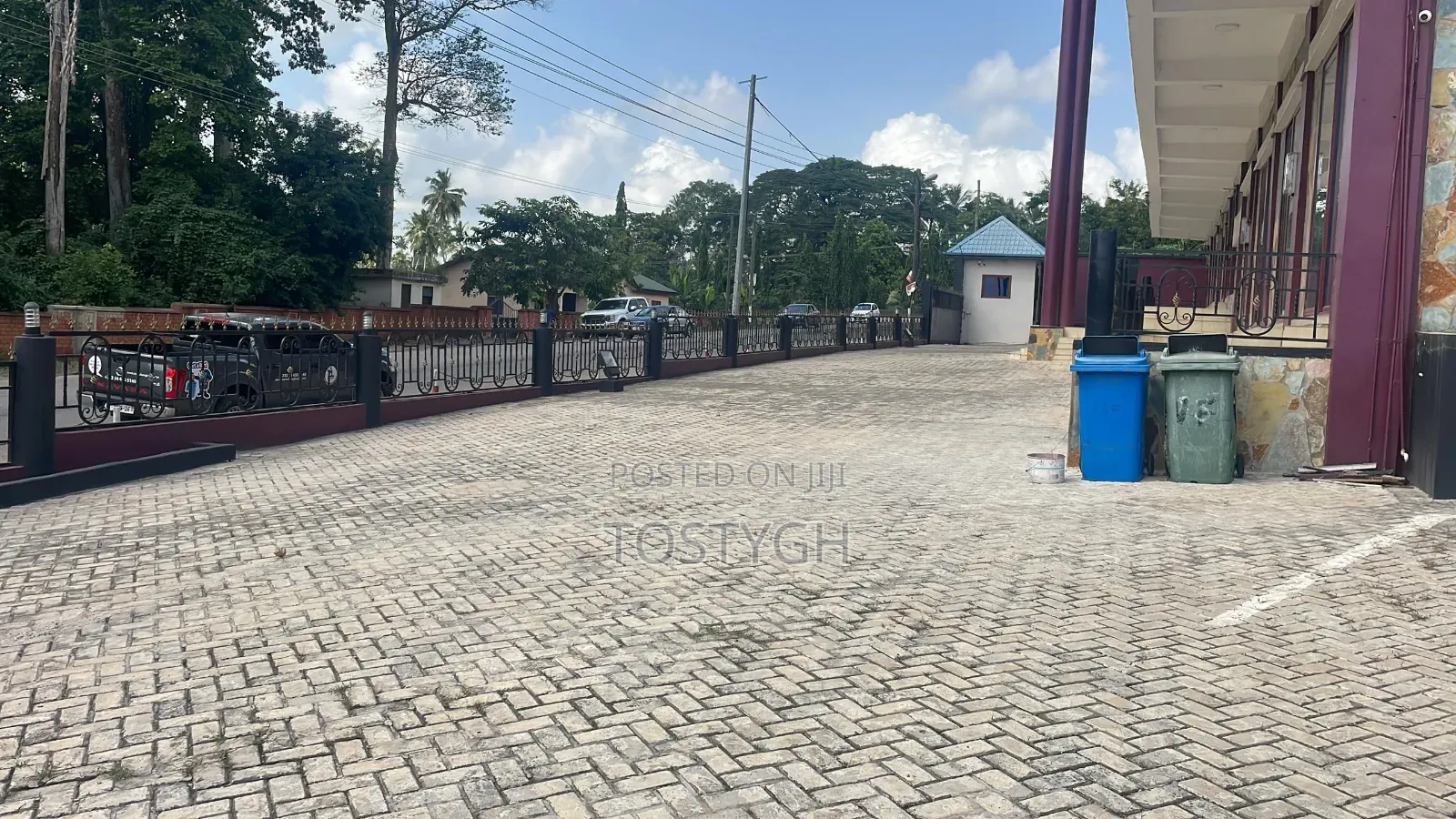 Twin Multipurpose 8 Storey Plaza