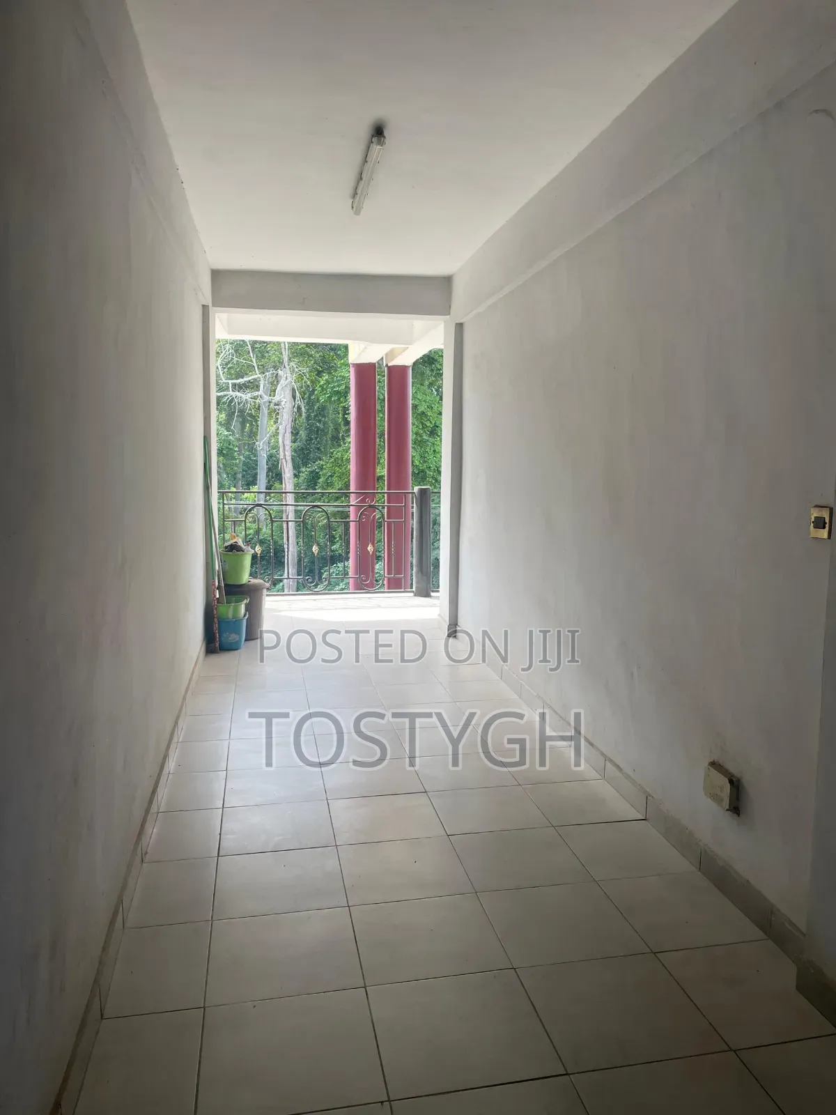 Twin Multipurpose 8 Storey Plaza