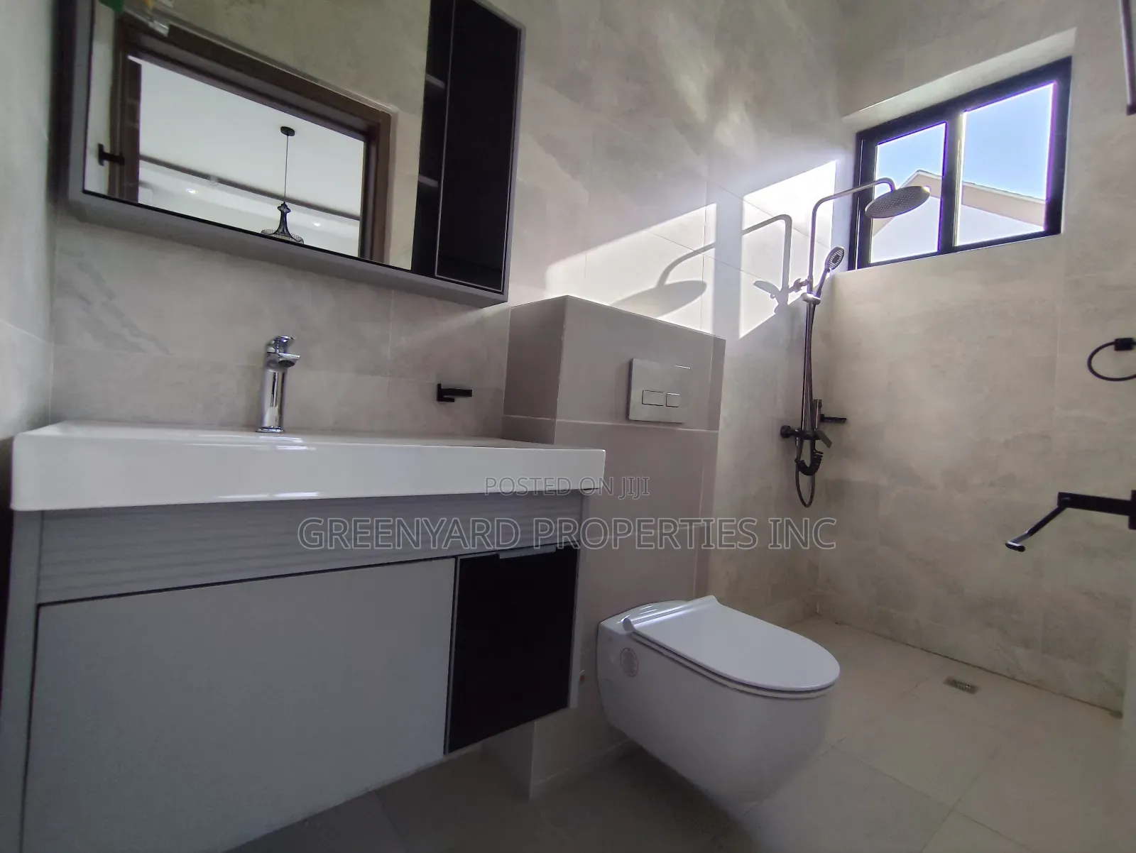 2bdrm Apartment in American House, East Legon for sale