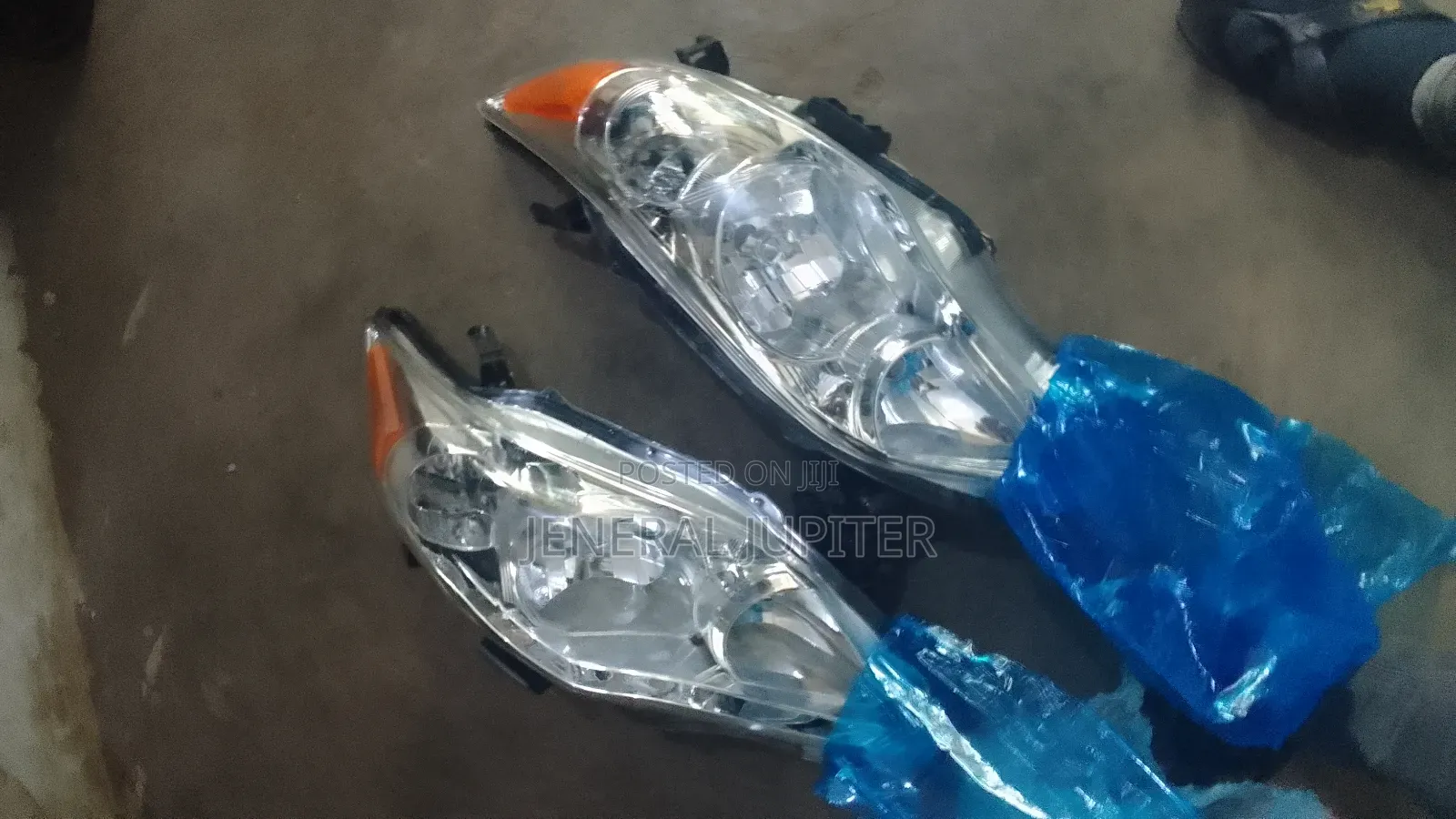 Toyora Corolla 2011-2013 Headlight Pair(Plain White)
