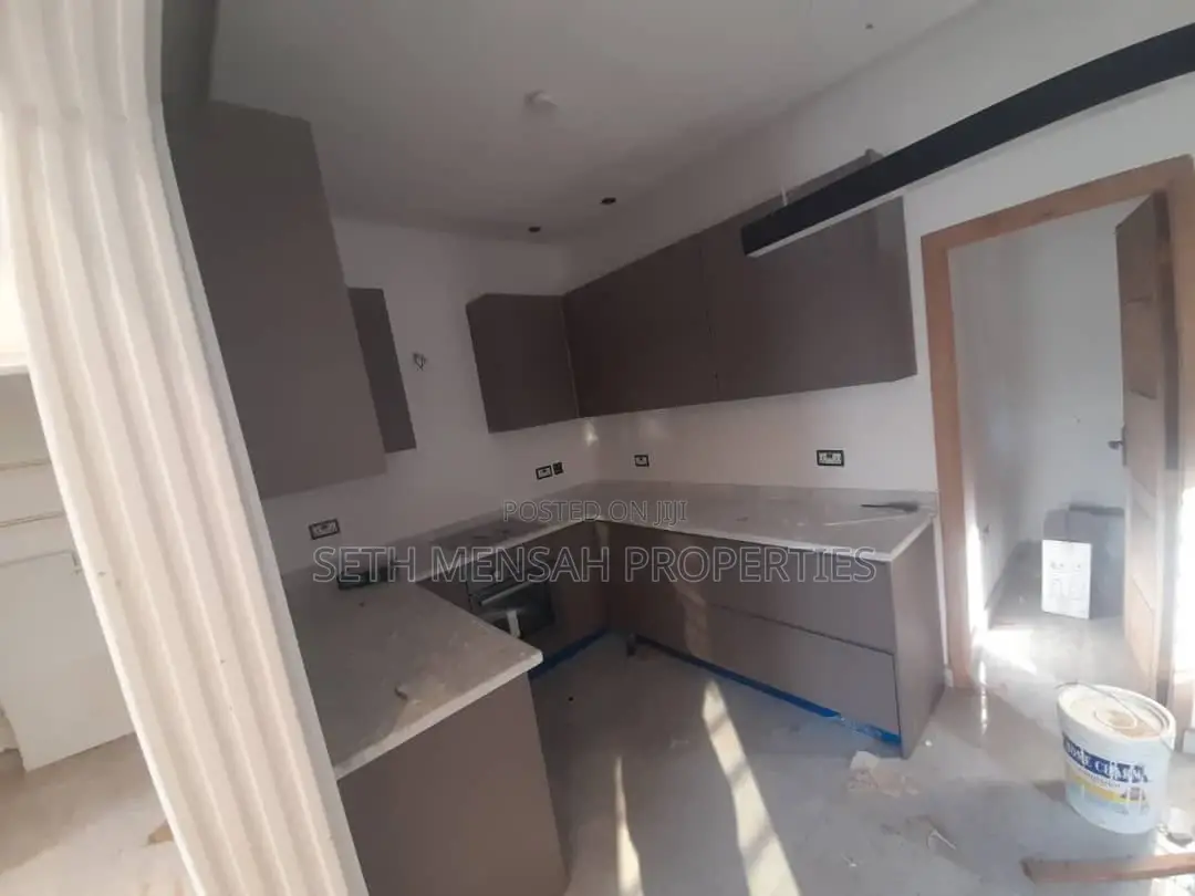 Furnished 3bdrm House in Skm, Ashaley Botwe for sale