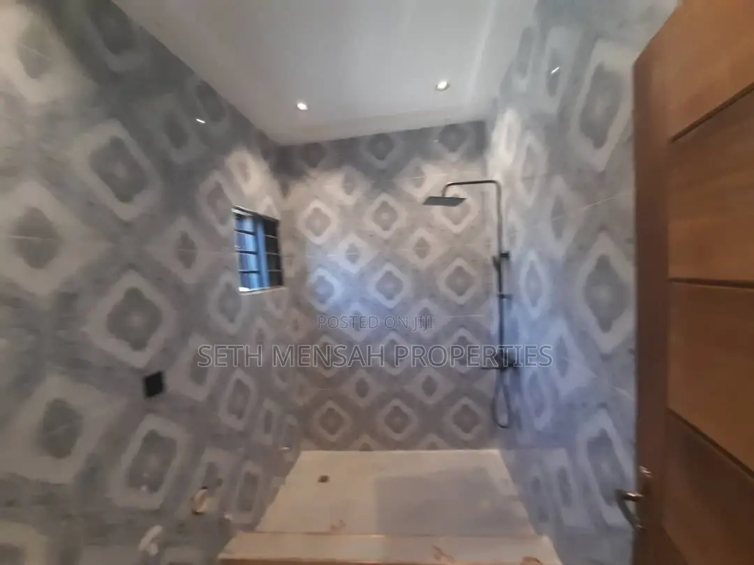 Furnished 3bdrm House in Skm, Ashaley Botwe for sale