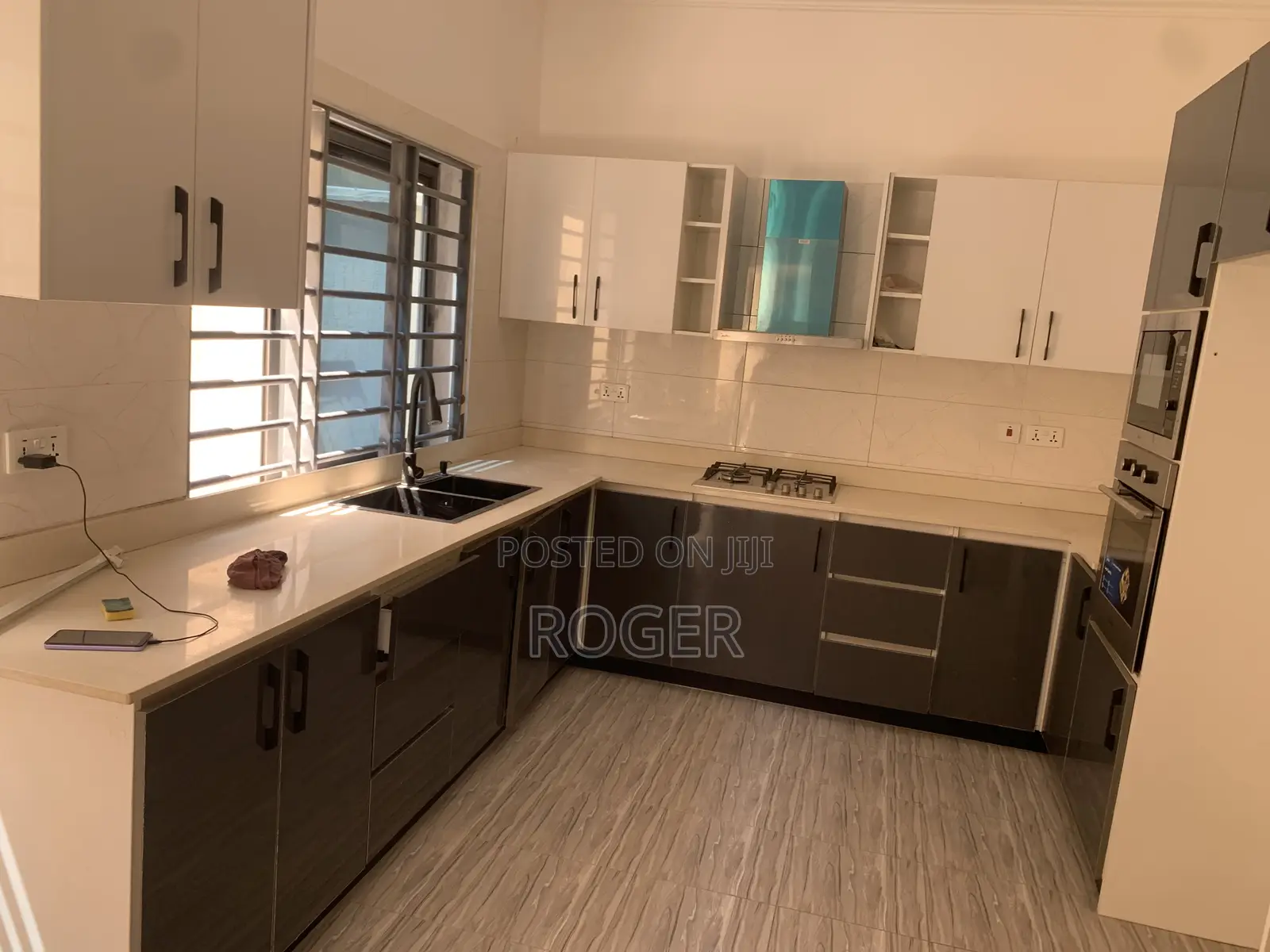 4bdrm Penthouse in Achimota Mile 7 for rent