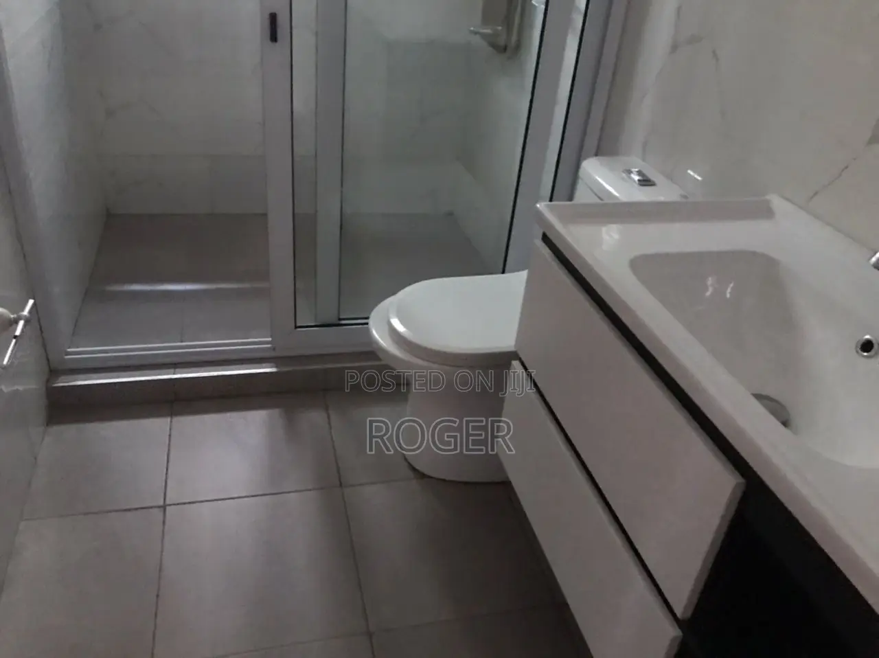4bdrm Penthouse in Achimota Mile 7 for rent