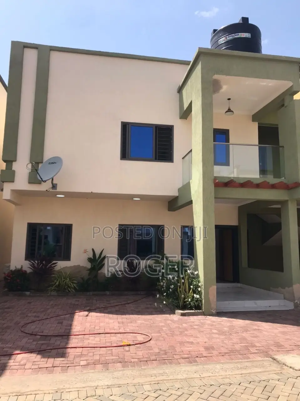 4bdrm Penthouse in Achimota Mile 7 for rent