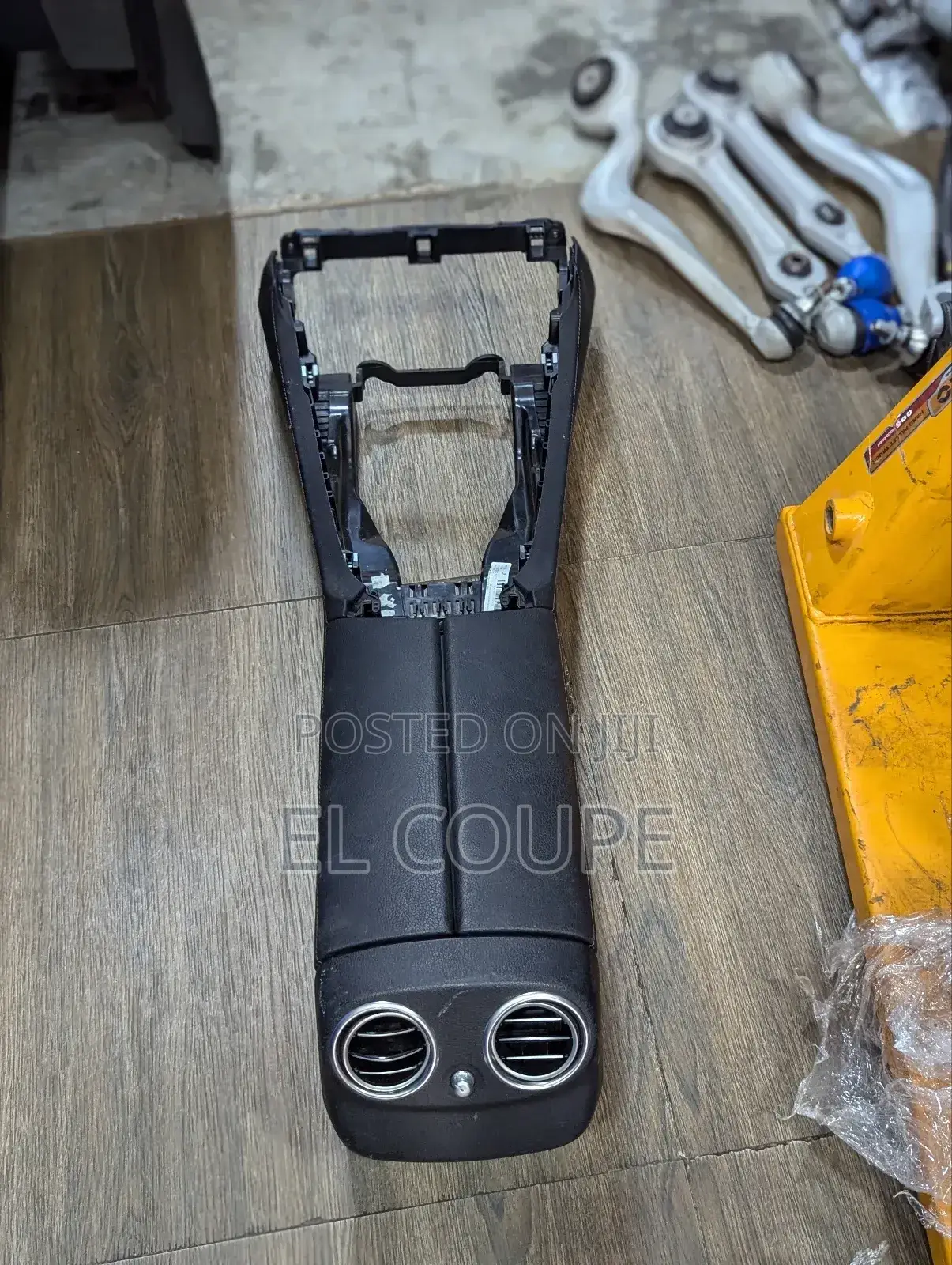 Mercedes Benz C300 2016 Console