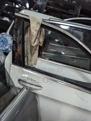 Mercedes Benz GLC 300 2015,2016,2017,2018 Door