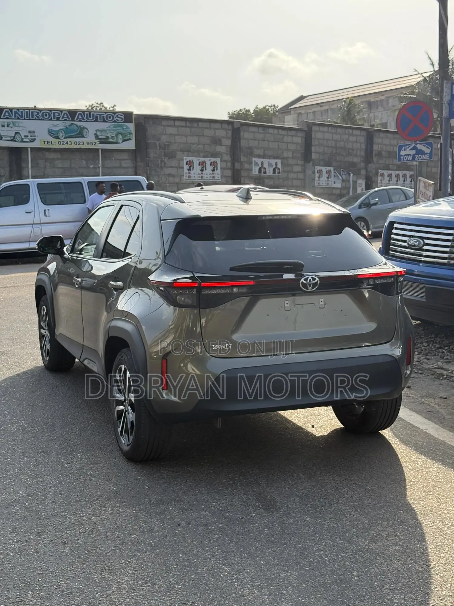 Toyota Yaris Cross 1.5 AWD 2024 Gray