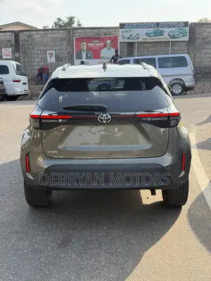 Toyota Yaris Cross 1.5 AWD 2024 Gray