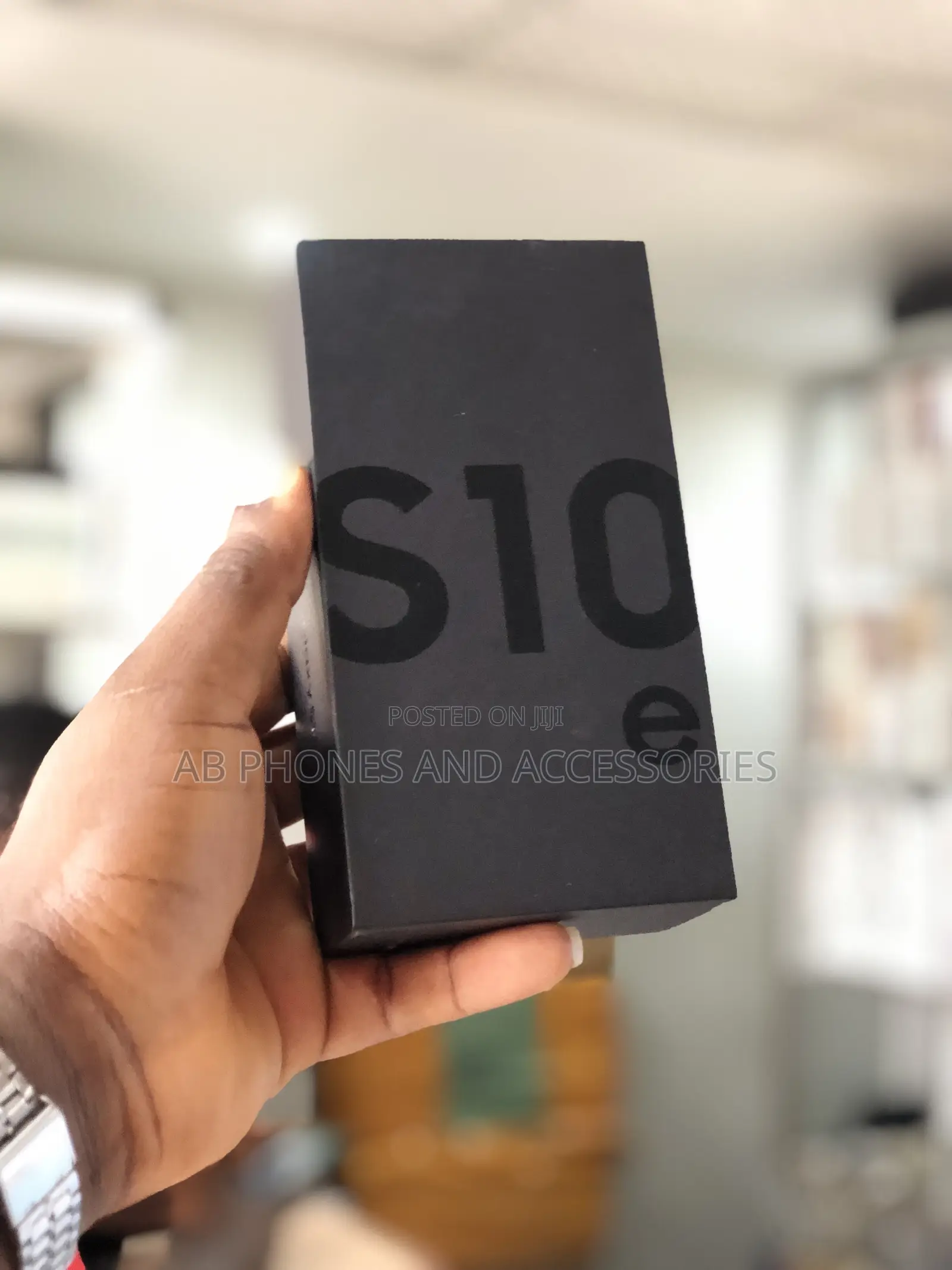 New Samsung Galaxy S10e 128 GB White