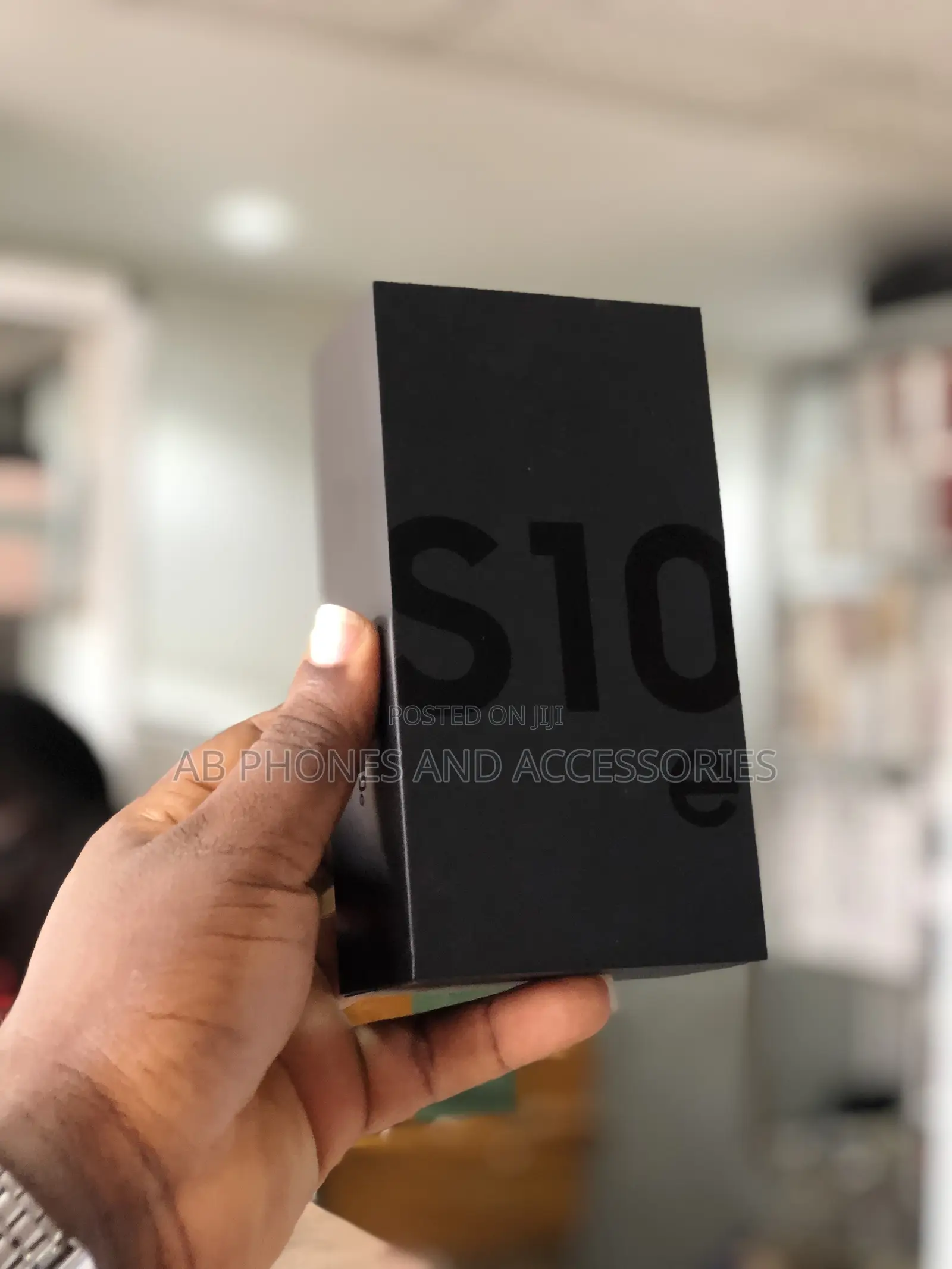 New Samsung Galaxy S10e 128 GB White