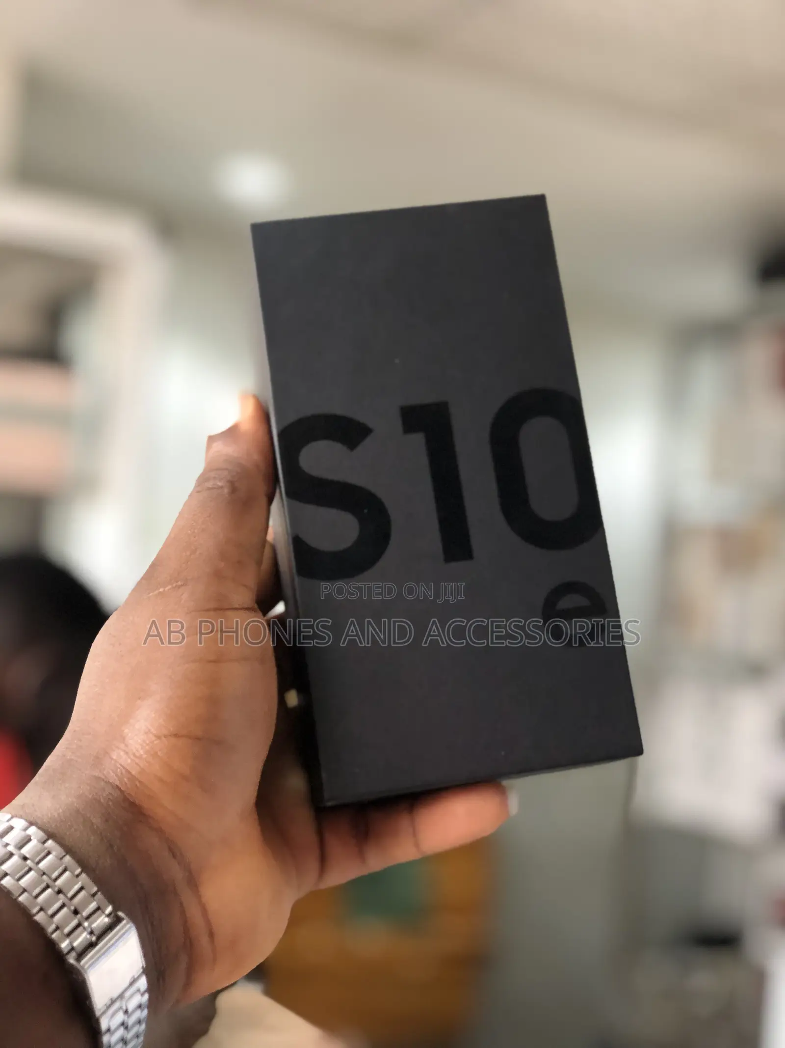 New Samsung Galaxy S10e 128 GB Blue