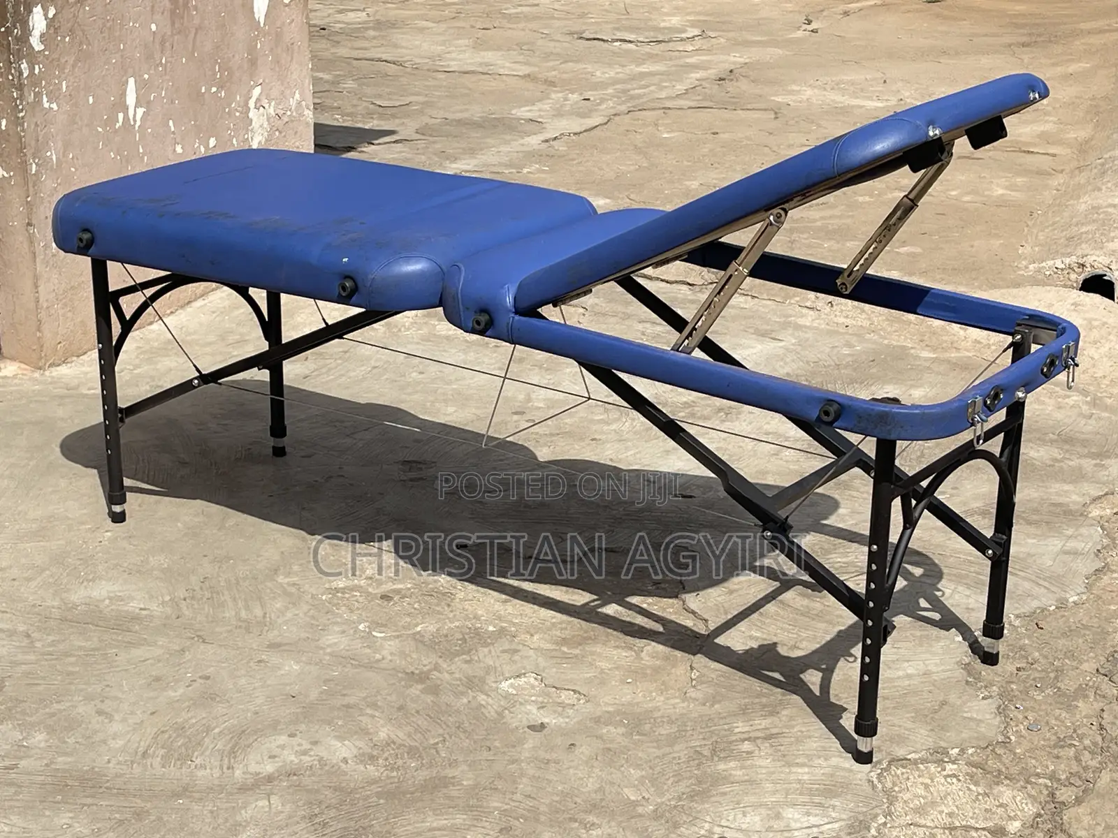 Massaging Bed