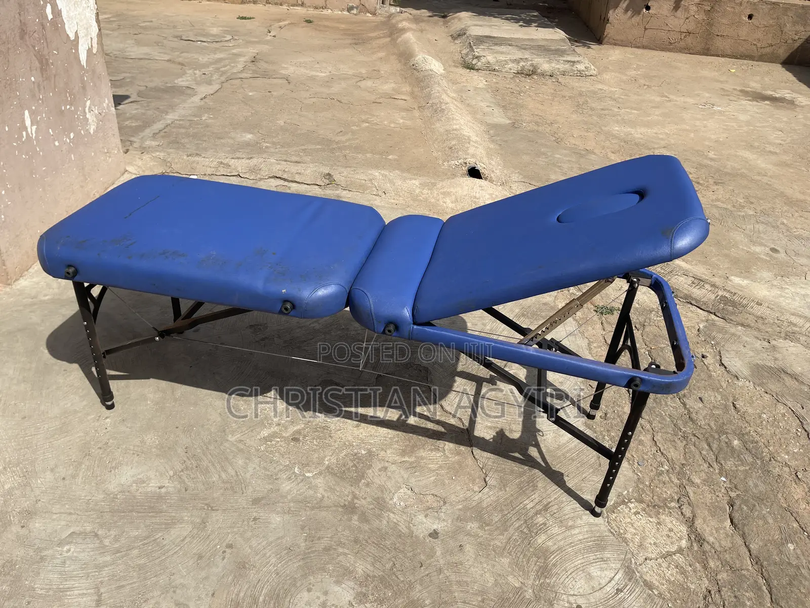 Massaging Bed