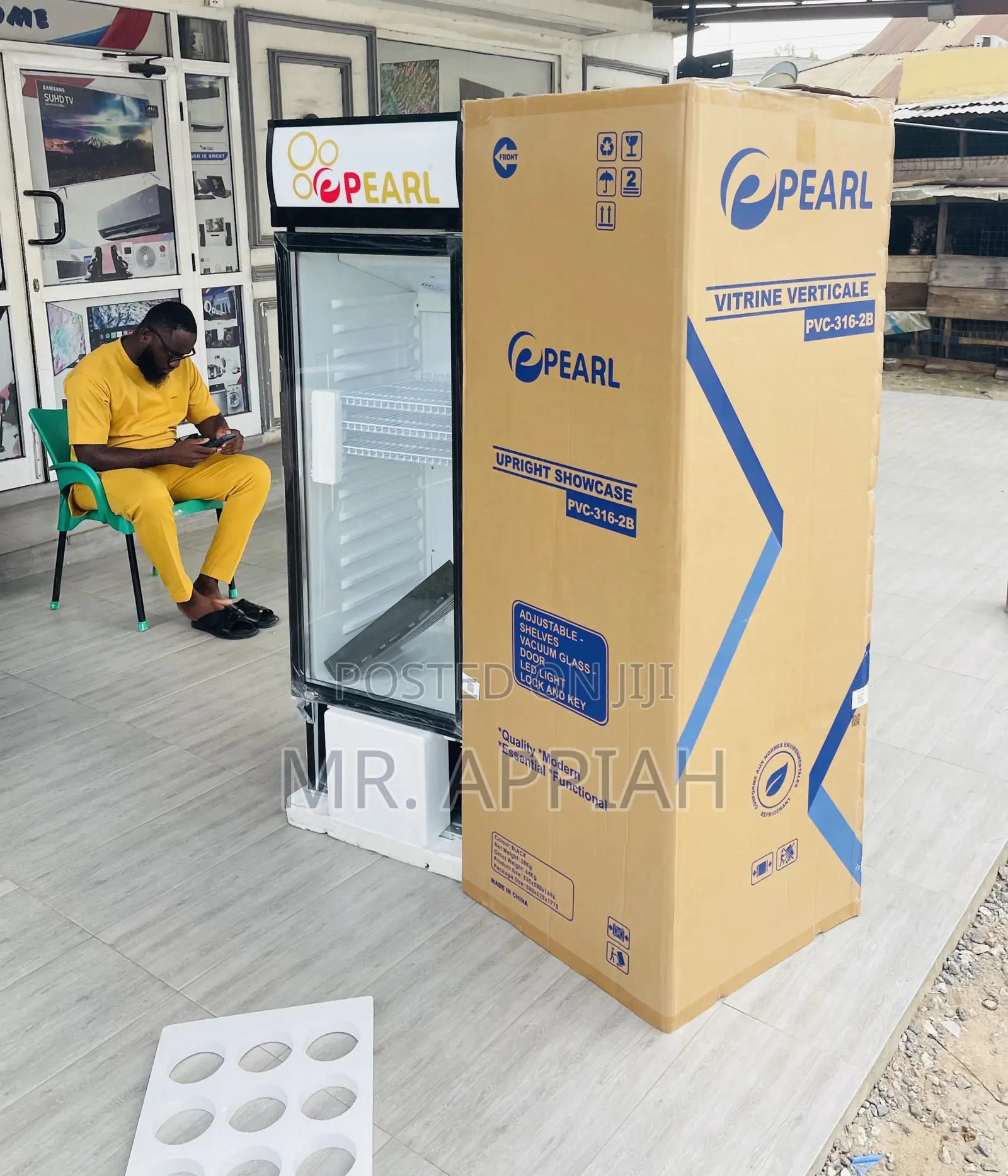 Choose Unique Pearl PVC-316-2b Single Door Beverage Cooler