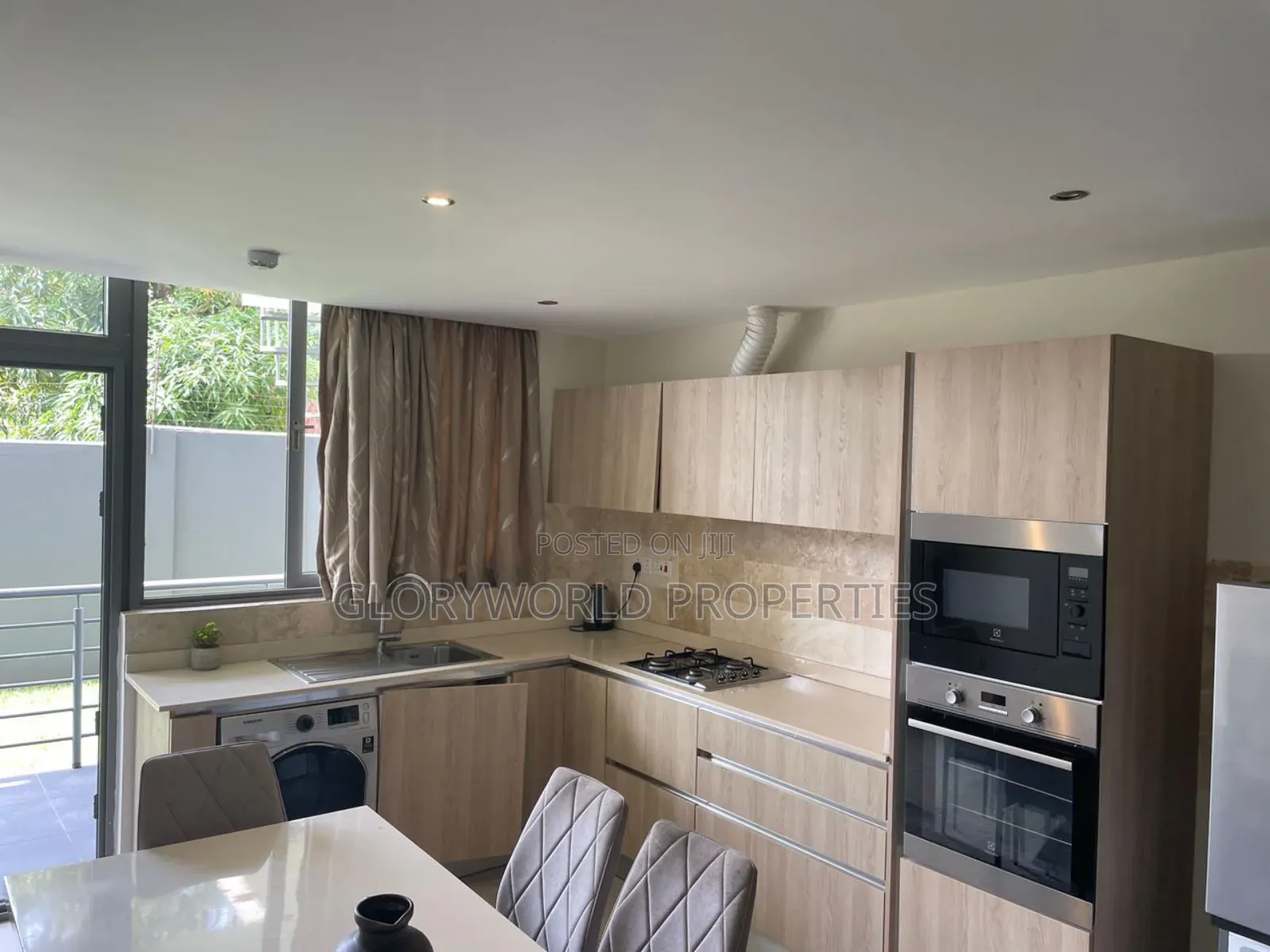 Fully Furnished 2 Bedroom Apartment at Airport West