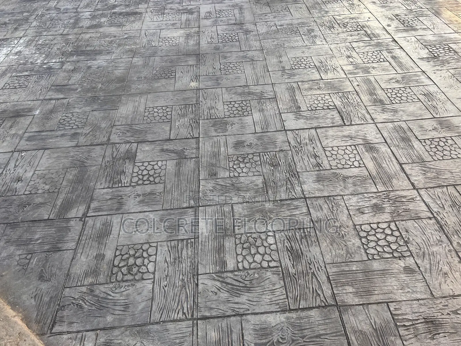Dark Grey Pebble Wood Concrete Imprints