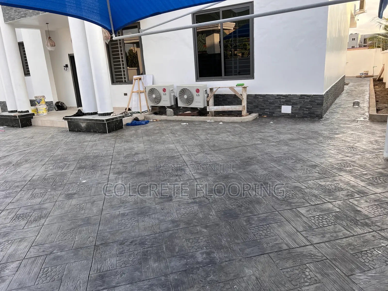 Dark Grey Pebble Wood Concrete Imprints