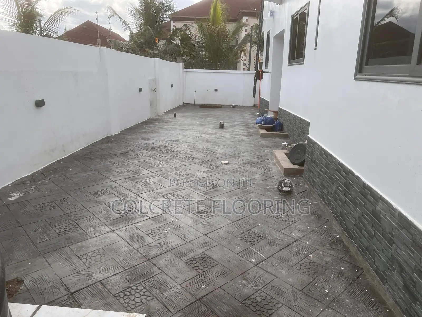 Dark Grey Pebble Wood Concrete Imprints