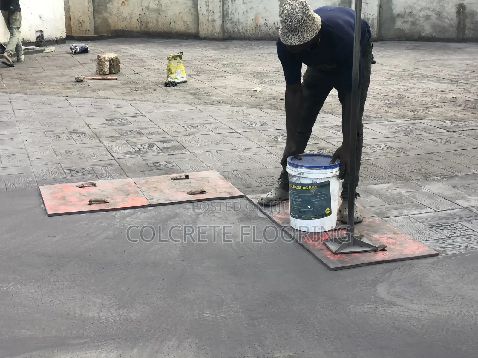 Dark Grey Pebble Wood Concrete Imprints