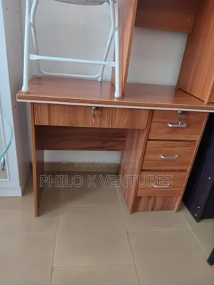 4 Drawers Table
