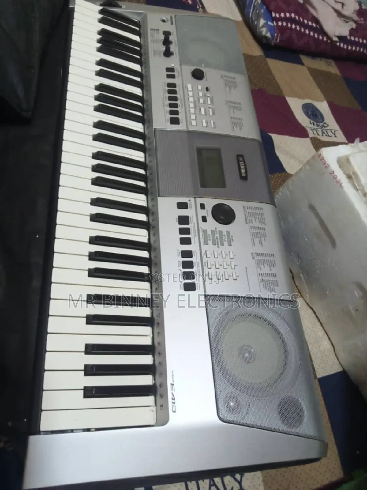 Yamaha PSR E413