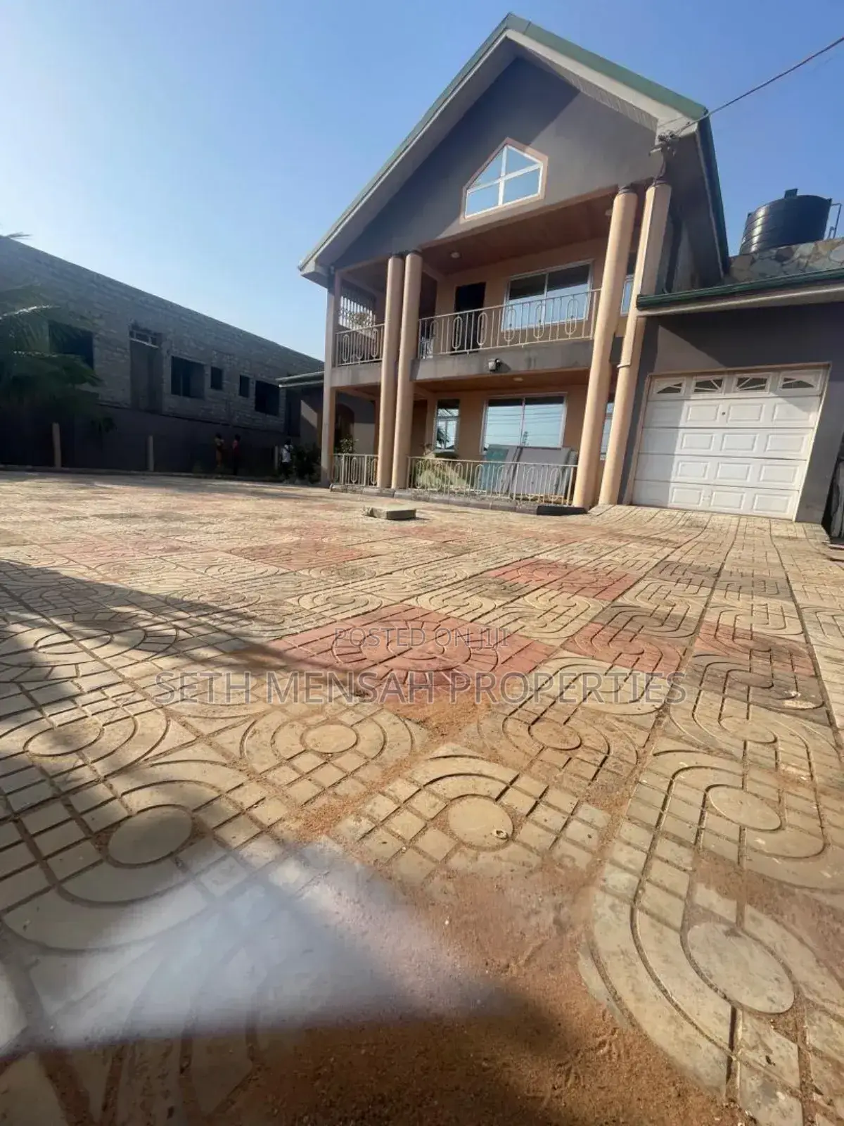 5bdrm House in Skm Properties, East Legon for sale