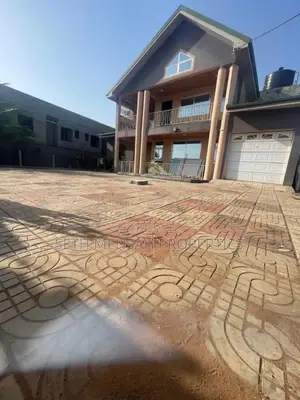5bdrm House in Skm Properties, East Legon for sale
