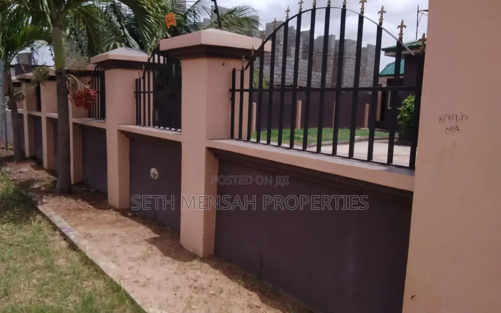 5bdrm House in Skm Properties, East Legon for sale