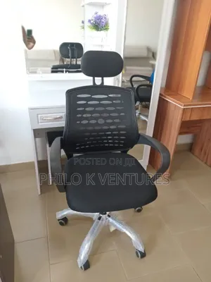 Black Adjustable Office Chair