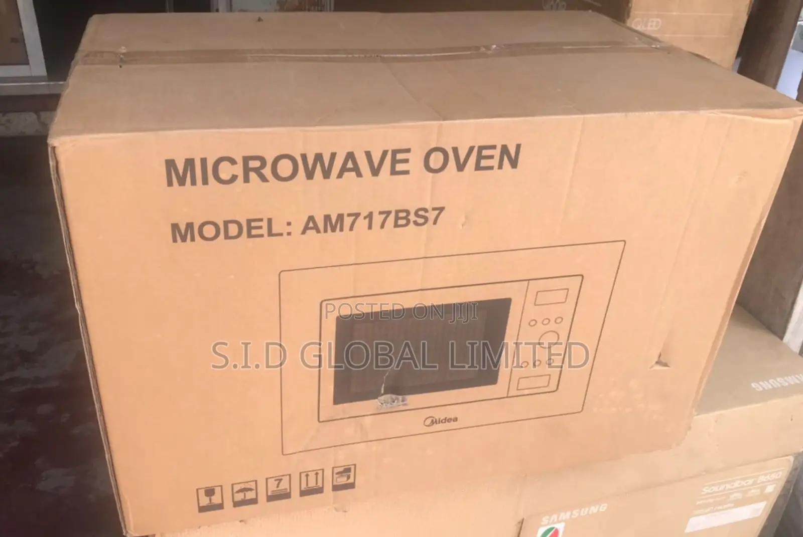 A Touch of Class of MIDEA-17LTR-SOLO-MICROWAVE-AM717BS7
