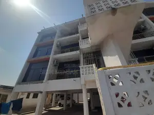 12bdrm Apartment in Skm, Kokomlemle for rent
