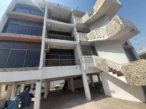 12bdrm Apartment in Skm, Kokomlemle for rent
