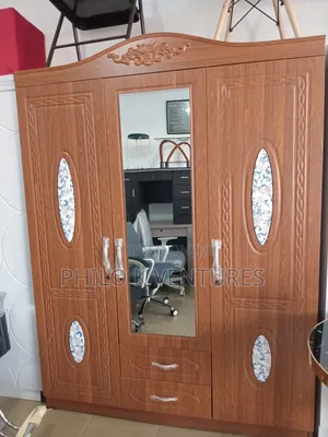 Wardrobe With Hanging Rail