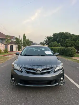 Toyota Corolla S 5-Speed 2013 Gray