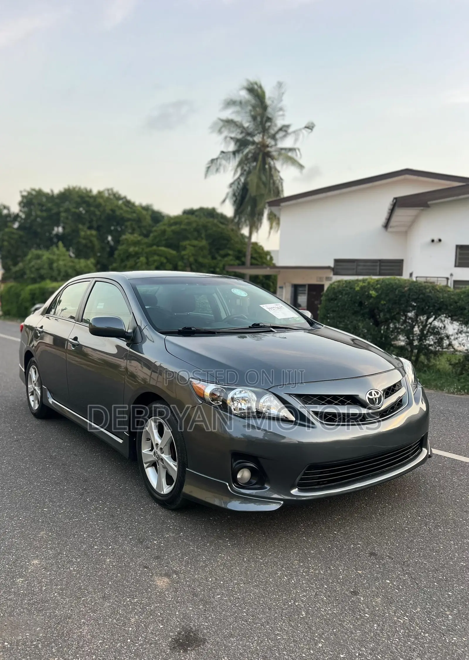 Toyota Corolla S 5-Speed 2013 Gray
