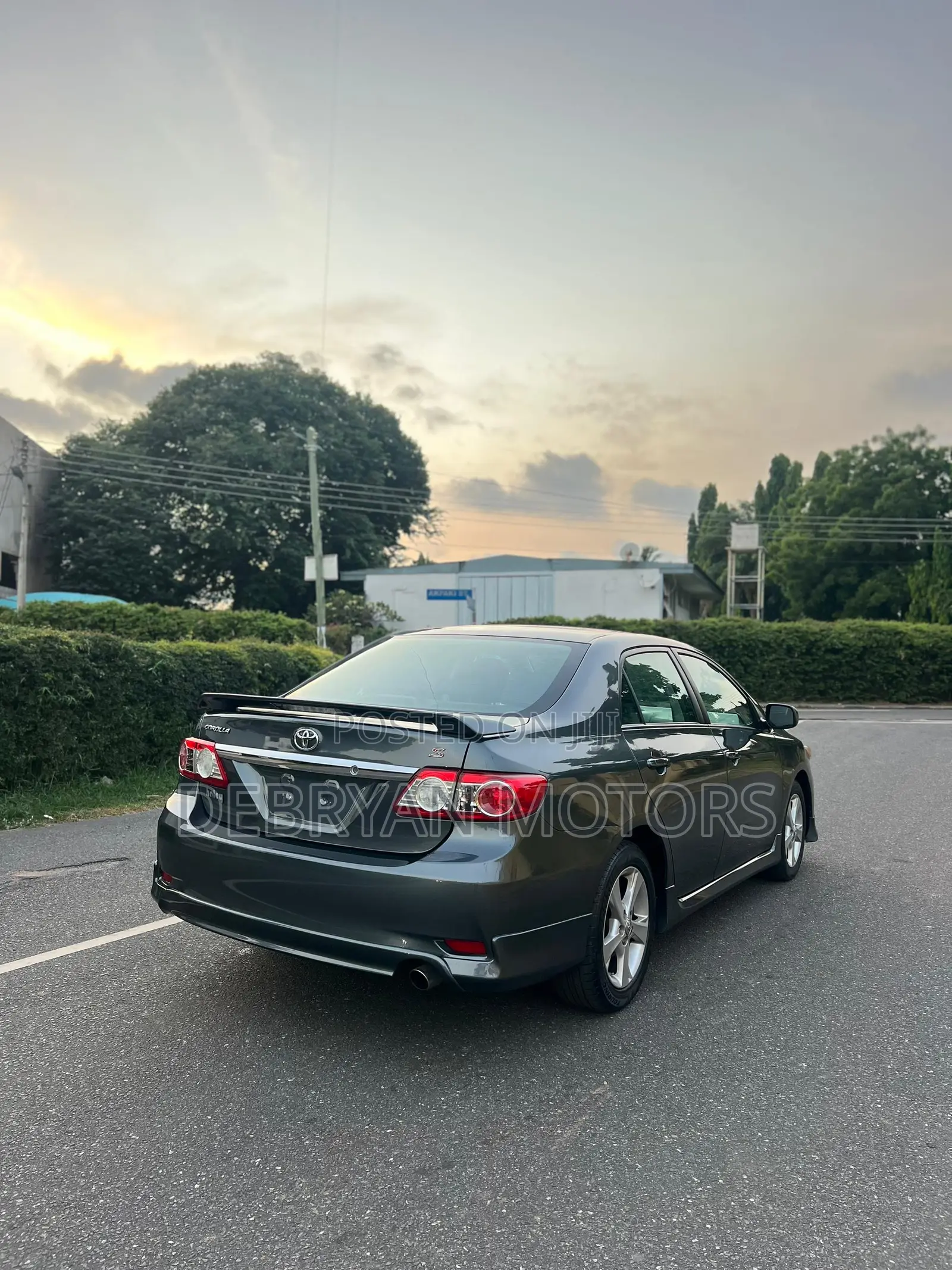 Toyota Corolla S 5-Speed 2013 Gray