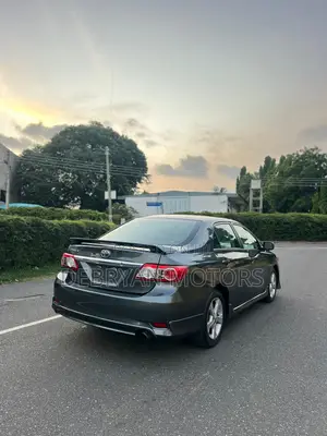 Toyota Corolla S 5-Speed 2013 Gray