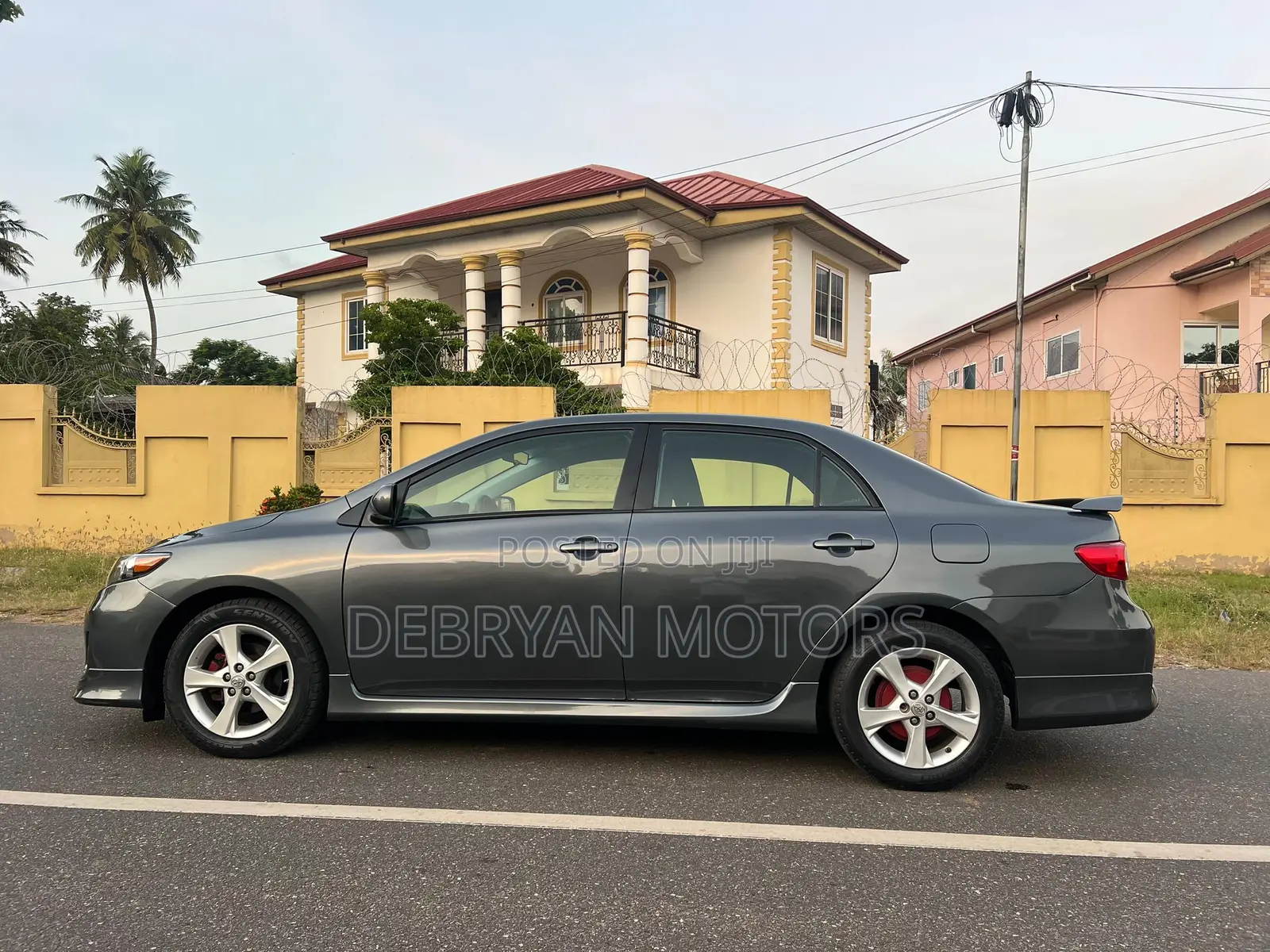 Toyota Corolla S 5-Speed 2013 Gray